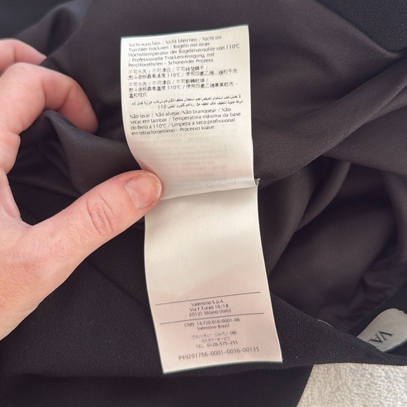 Valentino Classic Black A-line Wool and Silk Mini Skirt - Picture 8 of 8